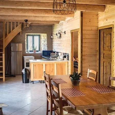 La Bastide De La Reine Margot Beaumont (Haute-Loire)